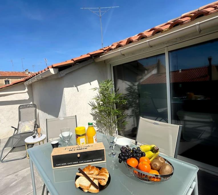 Charme Urbain Sous Les Toits-Terrasse/Clim/Parking Lägenhet Béziers Exteriör bild